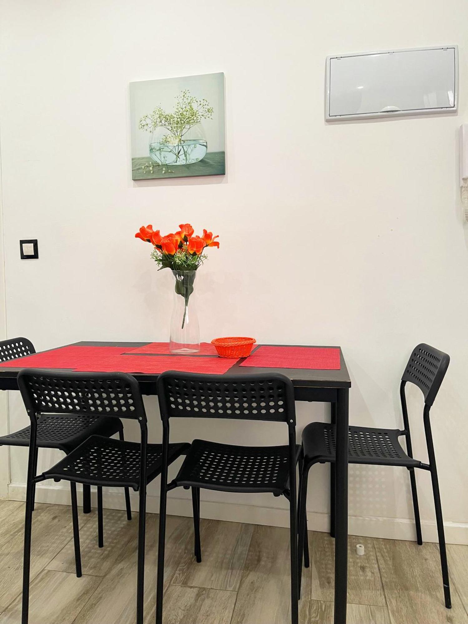 Apartments Near Metro Madrid Luaran gambar